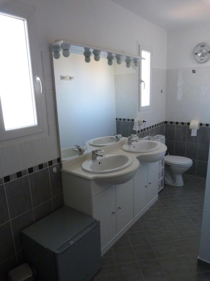 Bed and Breakfast Chez Patrick Roujan Экстерьер фото